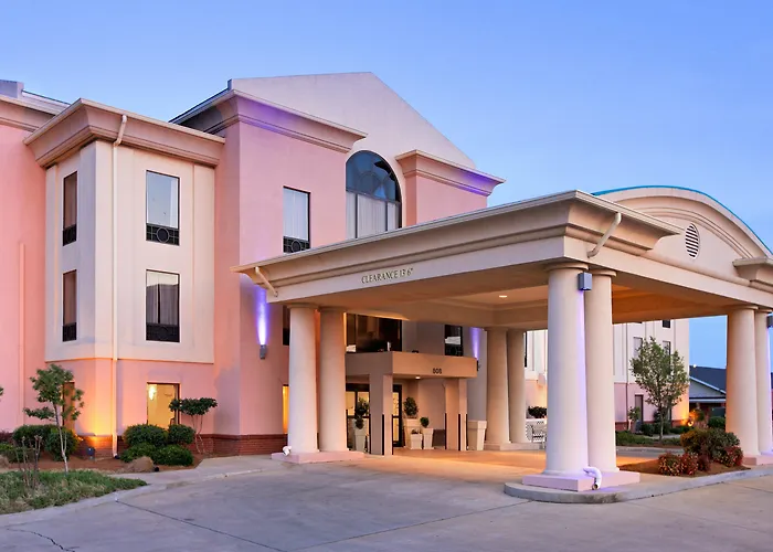 Holiday Inn Express Hotel & Suites Cleveland - Ms By Ihg