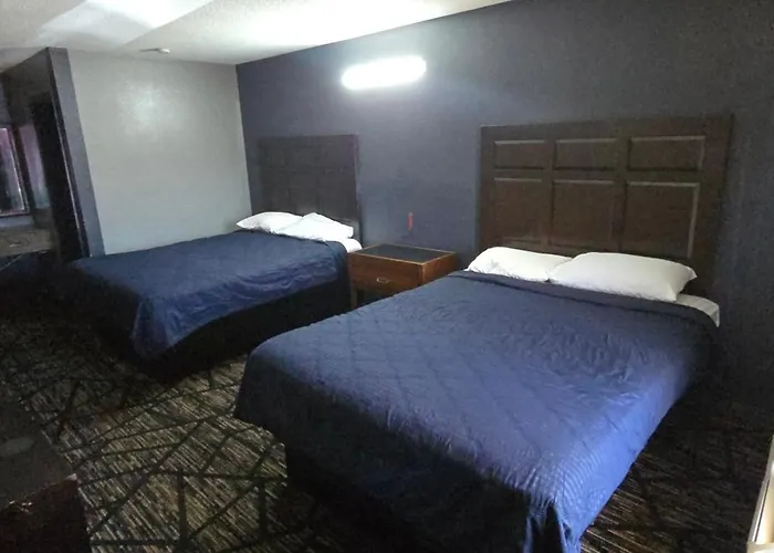 C Town Inn And Suites